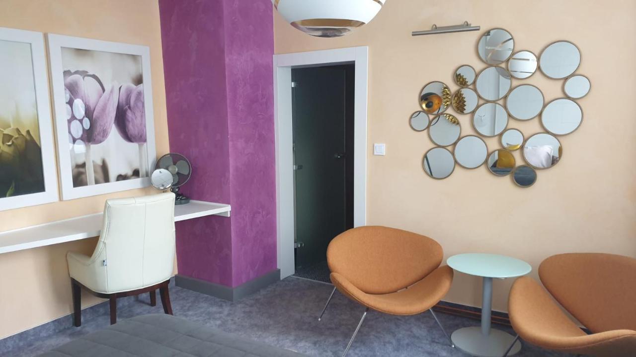 Kvetinovy Apartman A3B V Chomutove Luaran gambar